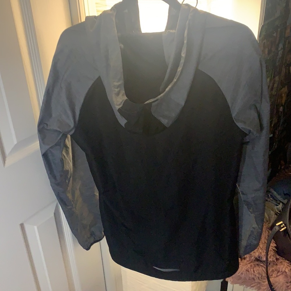 Under Armour Lightweight Jacket View 2